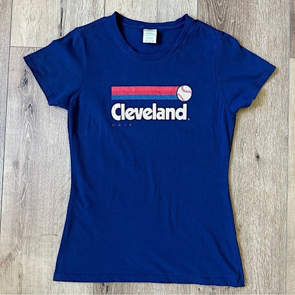 Cleveland Ohio Baseball Shirt Women’s Size Small